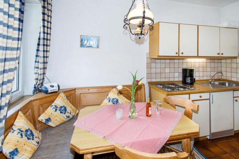 Cafe Chiemgau Und Gaestehaus Ruhpolding Exterior foto