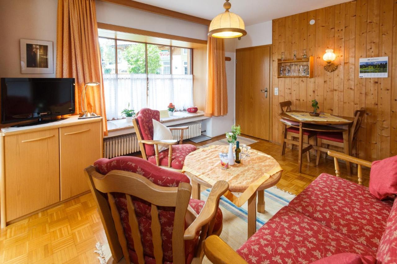 Cafe Chiemgau Und Gaestehaus Ruhpolding Exterior foto