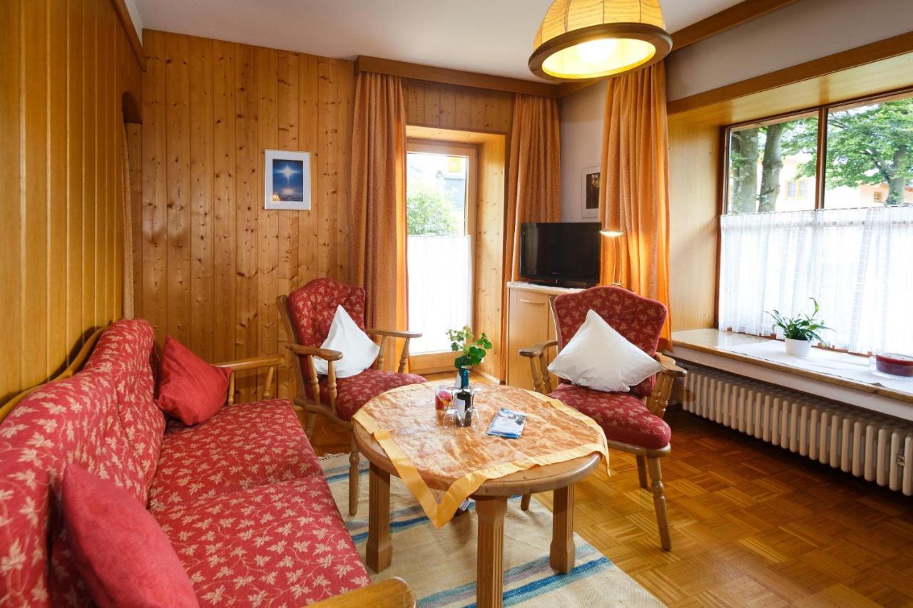 Cafe Chiemgau Und Gaestehaus Ruhpolding Exterior foto